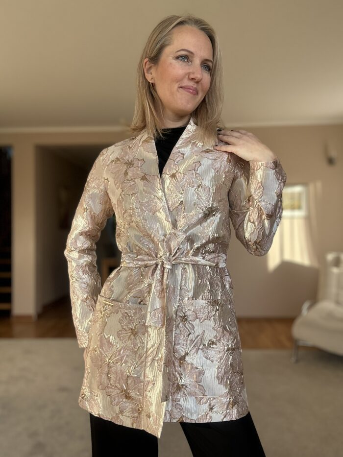 Cardigan With A Luxurious Sheen - Image 9