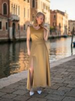 Luksuslik kuldne maksikleit lõhikuga - Image 3