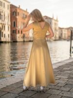 Luksuslik kuldne maksikleit lõhikuga - Image 4