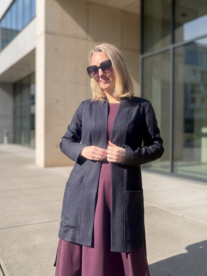 Tumesinine kalasaba mustriga peenvillaga kardigan - Image 4