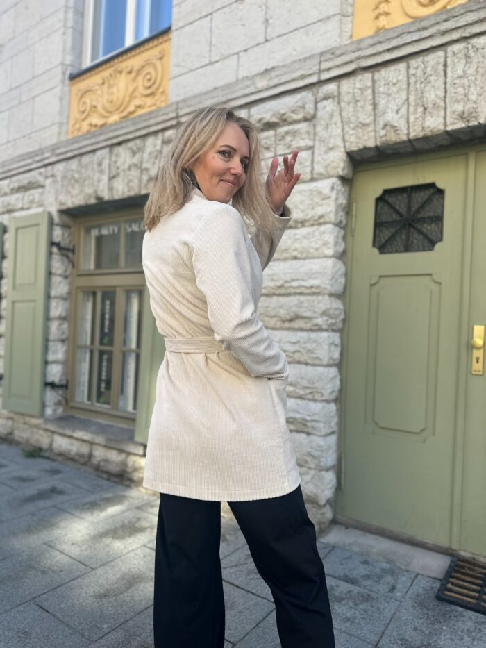 Kreemikas velvet kardigan - Image 2